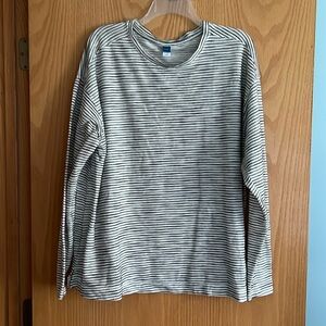 Winter sale 3 for 10 ❄️ Old Navy top